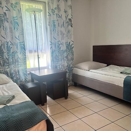 Motel W Lace Болеславец Екстериор снимка