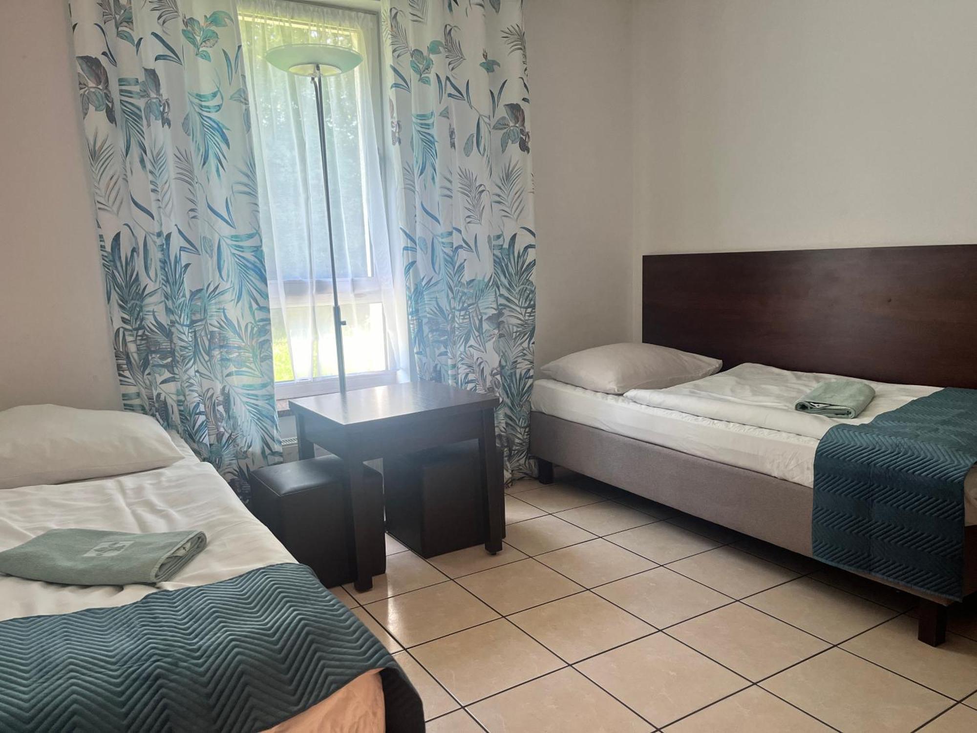 Motel W Lace Болеславец Екстериор снимка