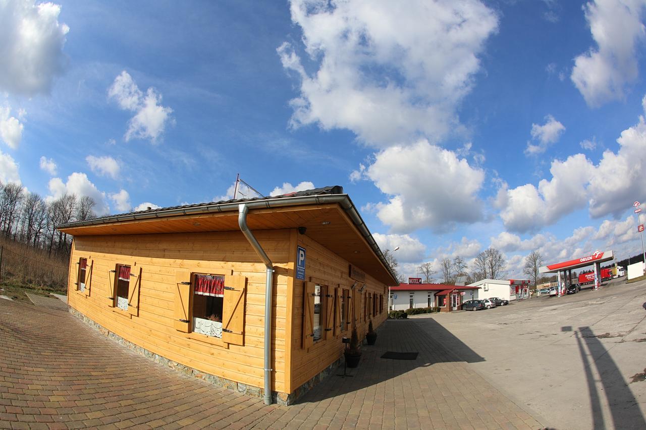 Motel W Lace Болеславец Екстериор снимка
