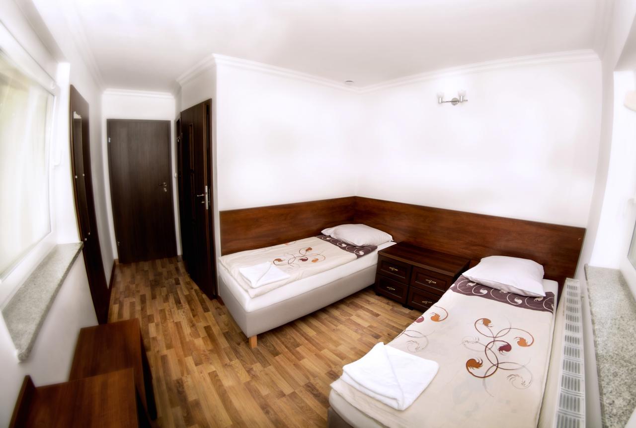 Motel W Lace Болеславец Екстериор снимка