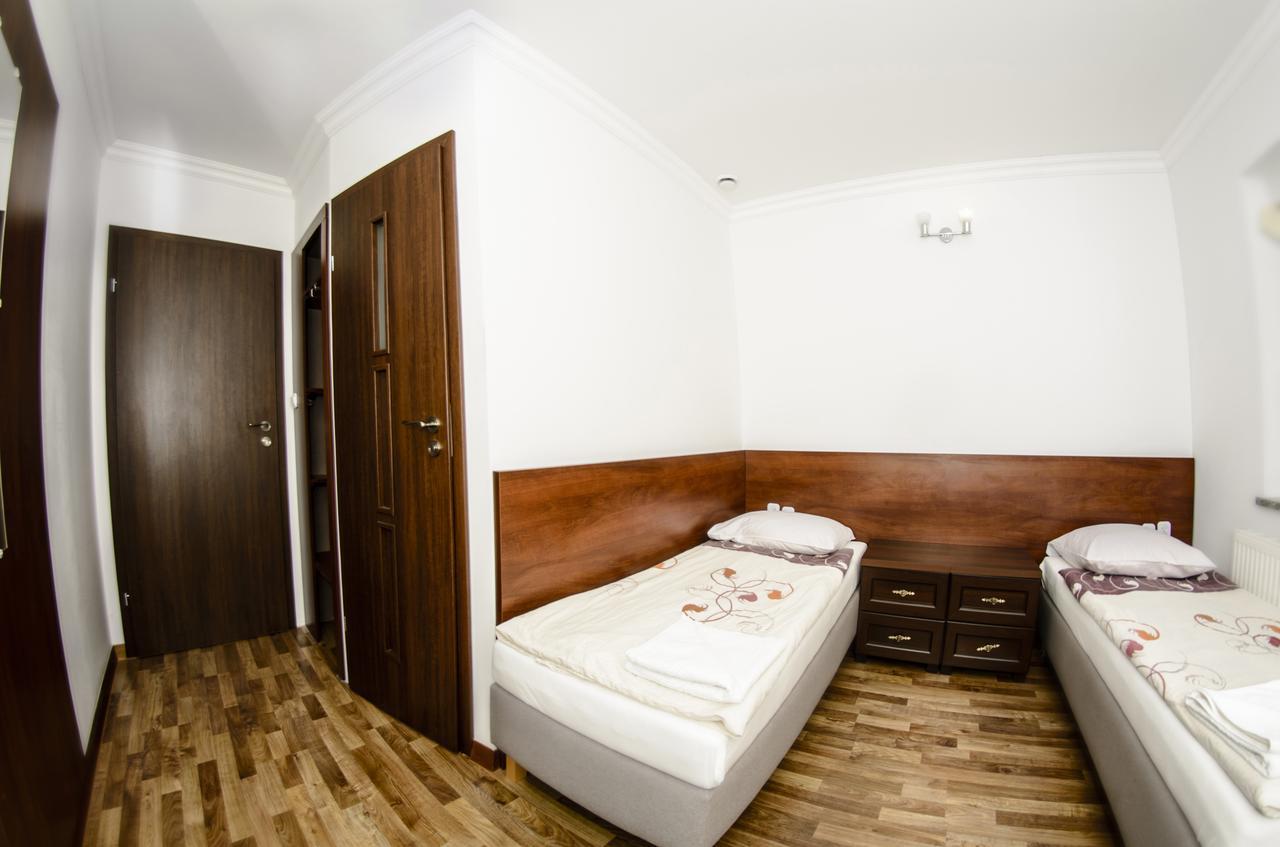 Motel W Lace Болеславец Екстериор снимка